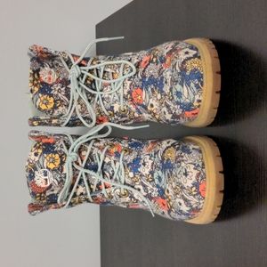 Timberland Boots, pastel floral, 8.5